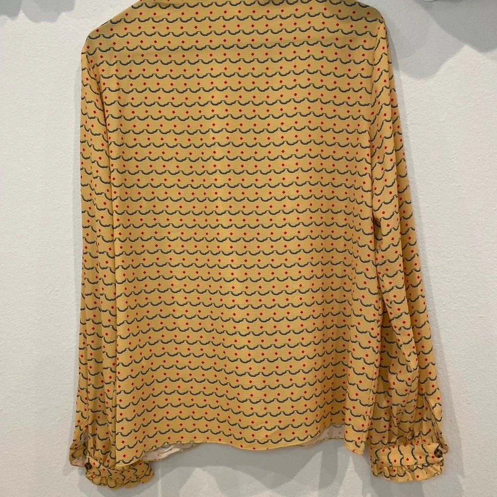 Vintage-Inspired Yellow Patterned Ruffle Blouse - Picture 3 of 3